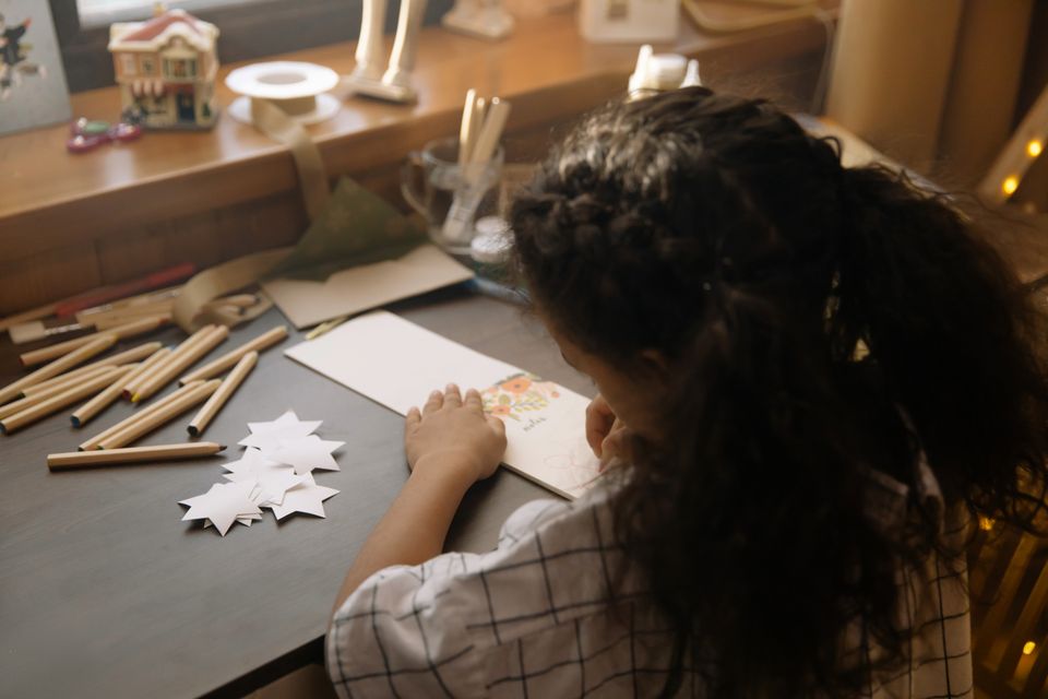 Johan (9) vart skremd av KI-alarmen. Då skreiv han eit brev til digitaliseringsministeren.